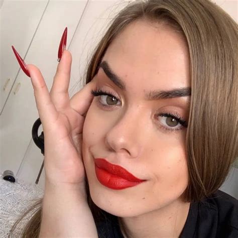 midget valentina|Valentina Midget Biography: Age, Career, Boyfriend, Net worth of。